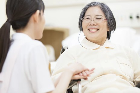 特別養護老人ホーム 特養 とは 入居条件 費用 他施設との違いを紹介 介護のほんね