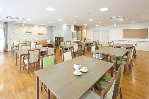 リハビリホームまどか戸田 3F リビングルーム兼食堂兼機能訓練室
