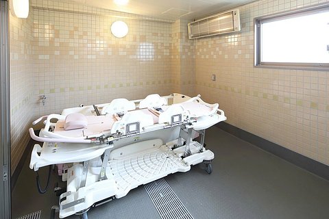メディカルホームグランダ湘南台 機械浴室