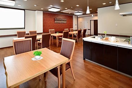 エイジフリーハウス大阪帝塚山 共用キッチンが付いた食堂・談話室 特徴画像