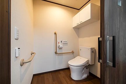 エイジフリーハウス横浜岡津町 居室内トイレ