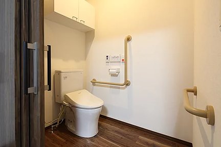 エイジフリーハウス吹田江坂町 居室内トイレ