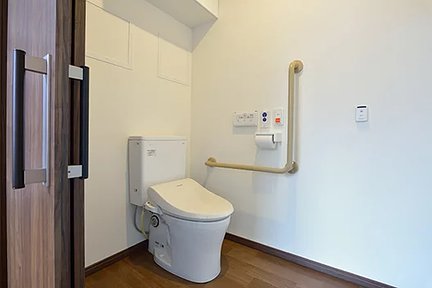 エイジフリーハウス吹田山田西 居室内トイレ