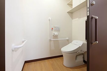エイジフリーハウス尼崎三反田 居室内トイレ