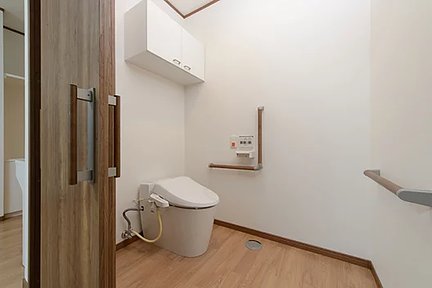 エイジフリーハウス京都音羽 居室内トイレ