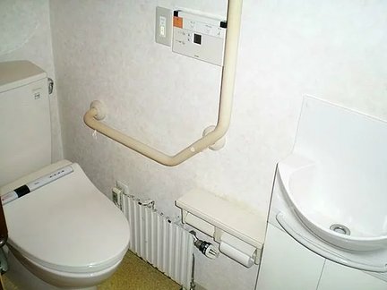 ヒューマンライフケア大倉湯グループホーム トイレ