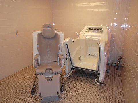 いきいきグループホーム太子橋 機械浴室
