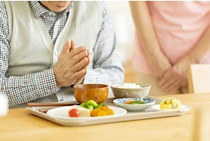 住宅型有料老人ホームさんよう明石 「食の彩り健康法」を取り入れたお食事 特徴画像