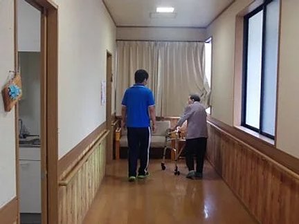 介護付き有料老人ホームわかみや 歩行訓練 特徴画像