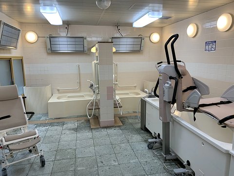 ブランシエール神宮南井田 介護型浴室