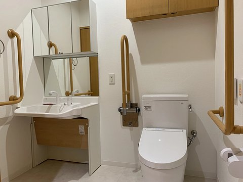ブランシエール神宮南井田 介護型居室トイレ